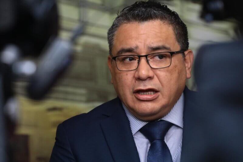 El 74% de peruanos opina que el ministro del Interior, Jose Santiváñez, ya debe dejar el cargo.