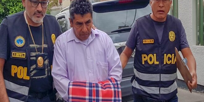 Alcalde junto a funcionarios conformaban organización criminal.