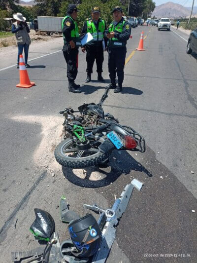 Motoclista muere tras chocar contra camioneta