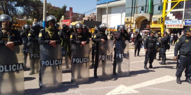 Policías de Puno se van para resguardar Lima