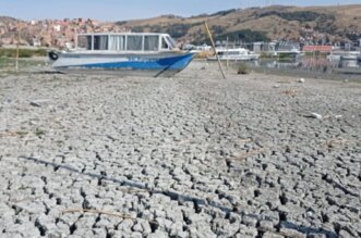 El lago Titicaca ya perdió 64 centímetros