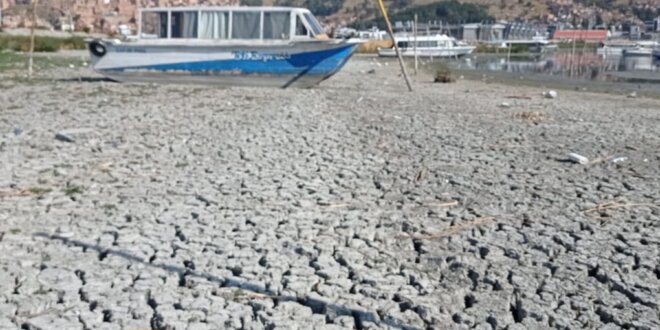 El lago Titicaca ya perdió 64 centímetros