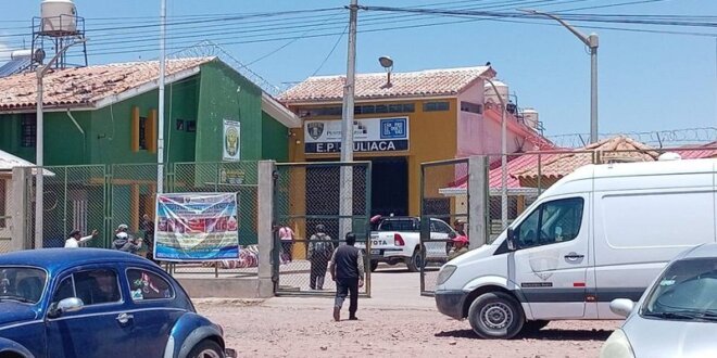 Internos exceden la cantidad en el penal La Capilla.