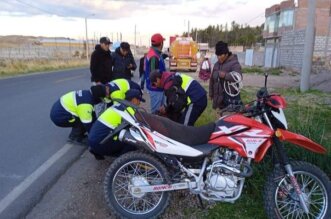 ACCIDENTE DE TRÁNSITO EN LA ILAVE _JULI ENTRE UNA MOTO LINEAL Y UN TRÁILER