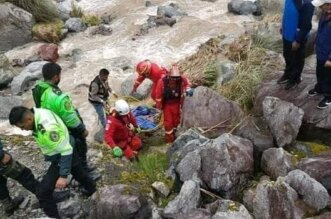 Madre de familia muere al caer al rio en Ollachea 2