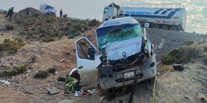 Accidente de tránsito en la vía Arequipa Puno.