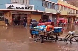 Calles convertidas en lagunas artificiales.