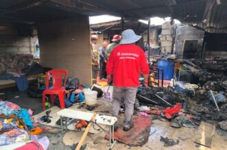 Fuego arrasó con habitación y cocina donde se guardaban bienes de valor.