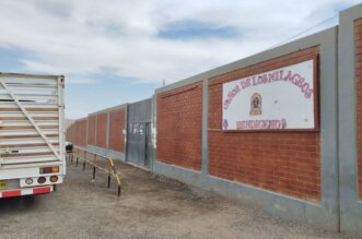 Sector Educación señala que estudiante rompió una regla y una esquirla cayó al agraviado.