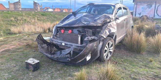 1. JOVEN PADRE DE FAMILIA Asi termino el carro