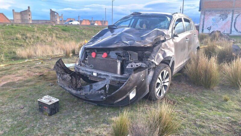 1. JOVEN PADRE DE FAMILIA Asi termino el carro