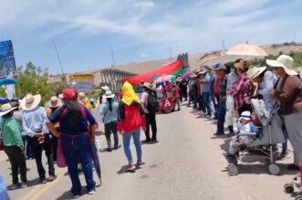 Paro continuó ayer con bloqueo de puente Montalvo.