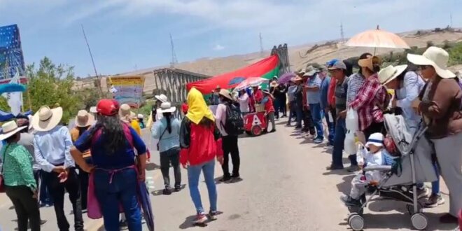 Paro continuó ayer con bloqueo de puente Montalvo.