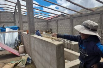 Abuelito clama ayuda tras ventarron