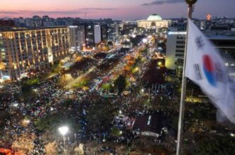 El presidente de Corea del Sur sobrevivió a una moción para destituirlo.