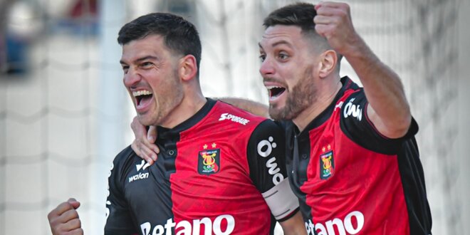 Gol de Bernardo Cuesta está nominado al mejor del año.