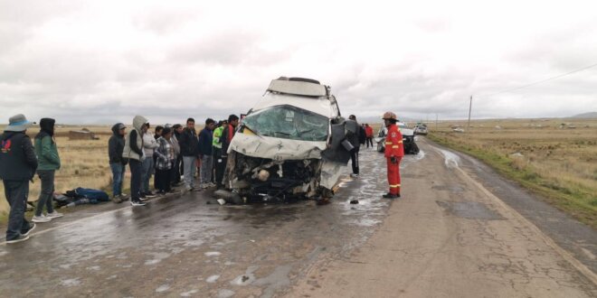 1. FATAL CHOQUE 2 MUERTOS Asi termino la combi