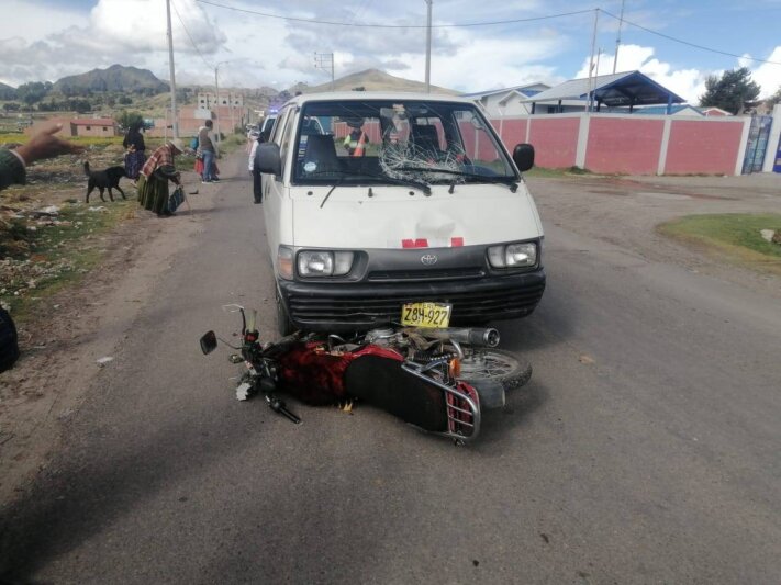 Menores que manejaban moto sufren accidente