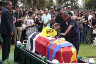 Hugo Sotil fue enterrado con las banderas que más amó en su vida.