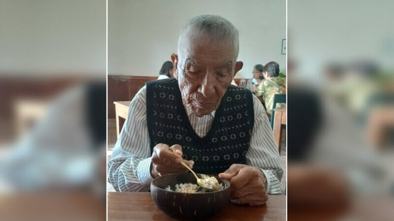 buscana hombre de 96 anos