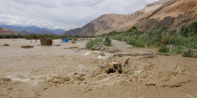 Autoridades y población en alerta por incremento de caudal de río Majes.