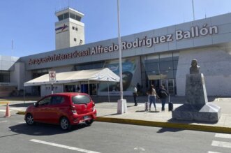 Aeropuerto Alfredo Rodríguez Ballón ha superado su capacidad de atención.