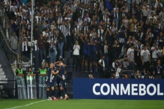 Alianza Lima se midió ante Nacional de Paraguay por la Fase 1 de la Copa Libertadores. EFE