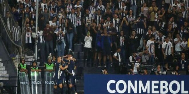 Alianza Lima se midió ante Nacional de Paraguay por la Fase 1 de la Copa Libertadores. EFE