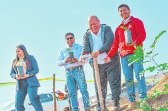 Gobernador Luis Torres es uno de los promotores de atrapanieblas en áreas de conservación.