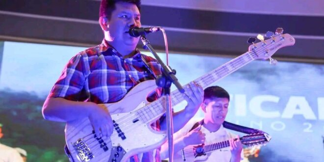 Guitarrista con corona en Prorridre