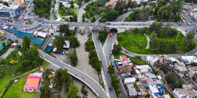 Cierran bajo puente Grau.