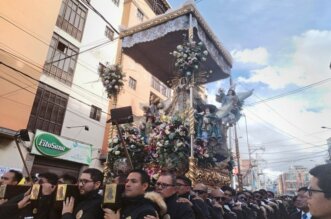 La Virgen de la Candelaria recorrió en procesión por la octava de su fiesta.