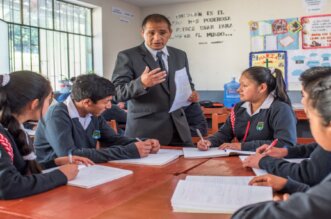 Continúa el mejoramiento de las condiciones laborales de los profesores.