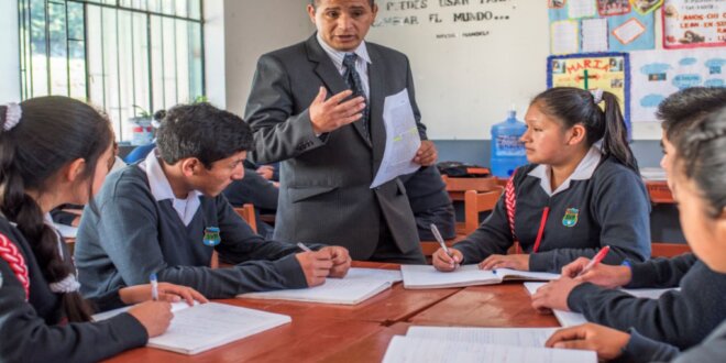 Continúa el mejoramiento de las condiciones laborales de los profesores.