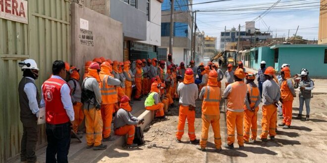 Obreros denuncian que consorcio se burla de sus derechos.