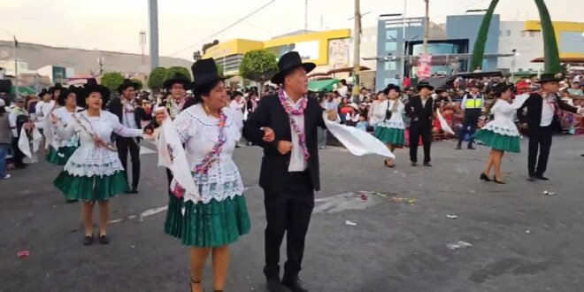 Conjuntos de danzantes compitieron en seis categorías.