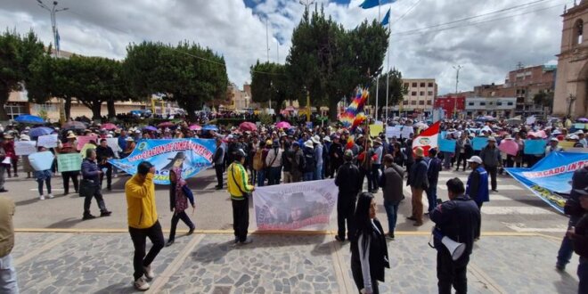 Protestaron al frente de la Municipalidad de San Román.