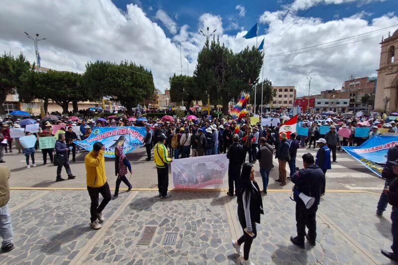 Protestaron al frente de la Municipalidad de San Román.