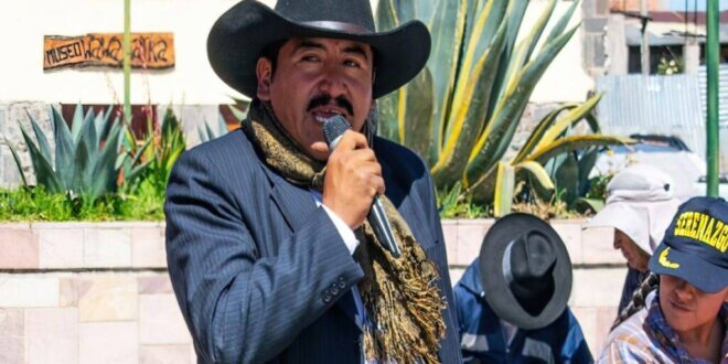 Alcalde de Chucuito en la cuerda floja