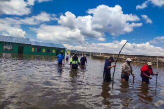 Pobladores de Plateria bajo el agua PRINCIPAL