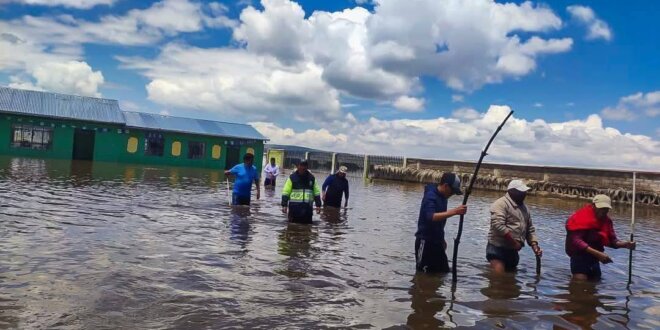 Pobladores de Plateria bajo el agua PRINCIPAL