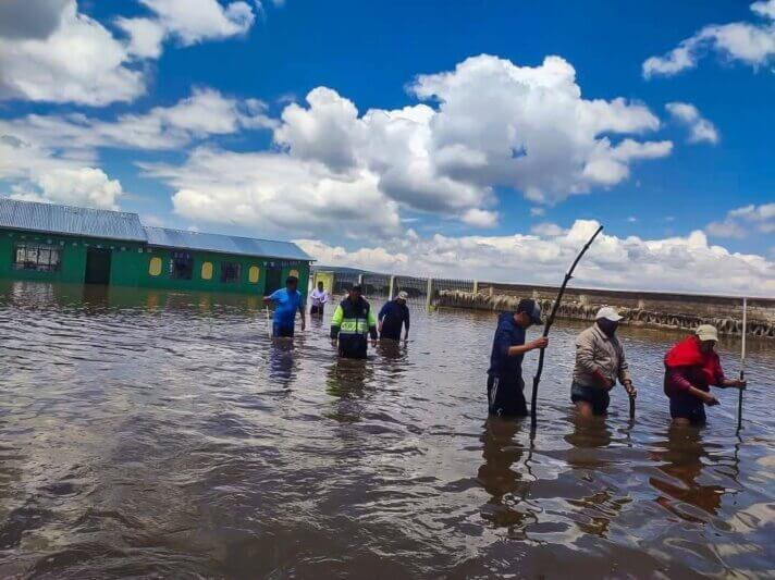 Pobladores de Plateria bajo el agua PRINCIPAL