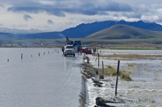 Familia de músicos es arrastrada por el río Ramis.