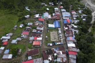 Vista aérea del pueblo de San Juan de Micay , una zona montañosa y bastión del Estado Mayor Central.