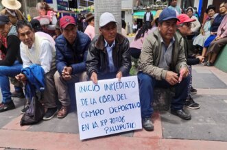 Pobladores Aricato protestan.