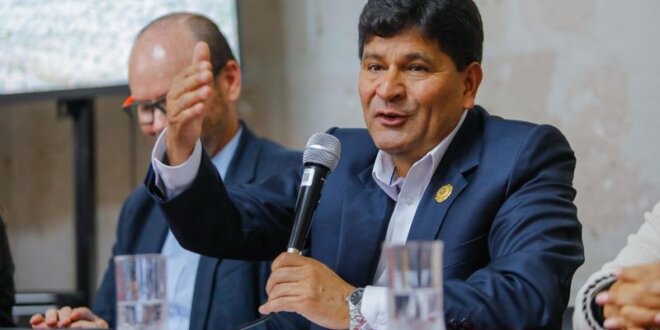 Gobierno Regional de Arequipa paralizará obras mientras continué paro de gremio.