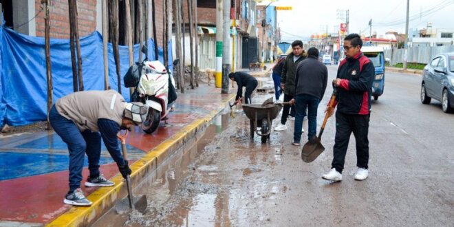 Limpieza y descolmatación en calles para la Parada.