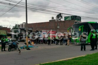 El efectivo de 22 años viajaba en moto.