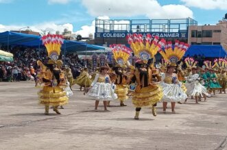 La morenada de la Fabulosa estuvo en Varilla de Oro.