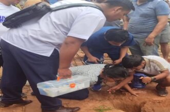 Rescatan a menor que cayó a pozo.